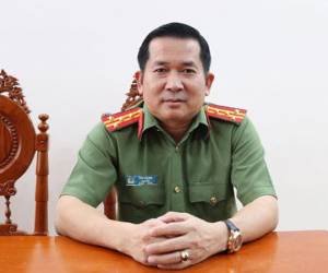 Đại tá Đinh Văn Nơi nói các nhóm tội phạm không chỉ muốn dùng tiền 'điều' ông đi, mà còn dùng thủ đoạn nguy hiểm đe dọa