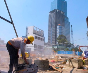 Video TPHCM: Dân ngóng từng ngày chờ ‘xóa sổ’ rào chắn tuyến metro số 1