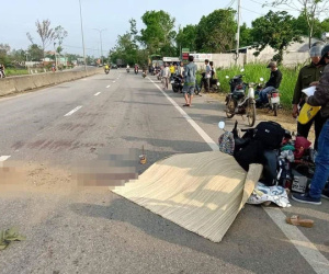 Xe máy va chạm với ô tô tải, người phụ nữ tử vong thương tâm