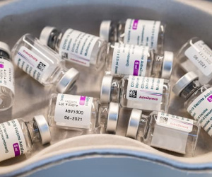 Hà Lan đình chỉ tiêm vaccien Covid-19 của AstraZeneca