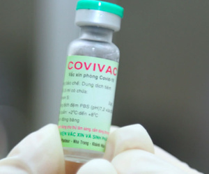 6 người tiêm thử nghiệm Covivac phòng COVID-19 sáng nay là ai?