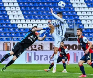 Ronaldo thoát thẻ đỏ sau khi đạp thẳng vào mặt thủ môn