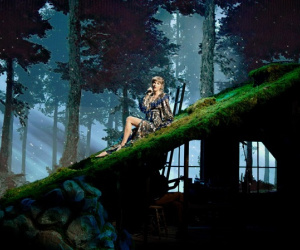 Grammy 2021: Fan choáng ngợp với bối cảnh sân khấu hoành tráng như MV của Taylor Swift