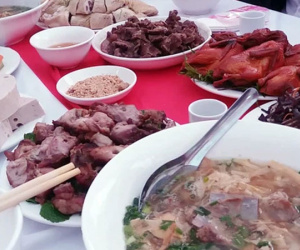 Đi ăn cỗ cưới, gần 100 người ở Lai Châu ngộ độc