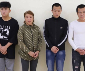 'Con bạc' trốn truy nã, 4 người thân bị bắt vì đánh công an