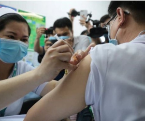 TP.HCM: 3 người sốc phản vệ độ 2 sau khi tiêm vaccine Covid-19