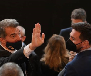 Chủ tịch Joan Laporta tiếp quản Barca, quyết giữ chân Messi