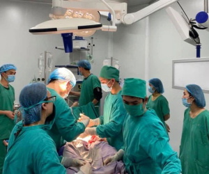 May mắn có con dù đã cắt một bên buồng trứng, sau giây phút nguy hiểm, vợ trách cả nhà chồng vì quyết định ký giấy cam kết