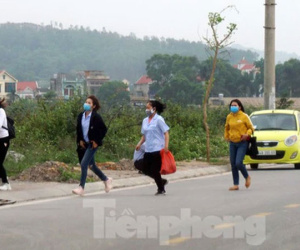 Công nhân tháo chạy vì công ty ở Hải Dương bị phát hiện cho 'làm chui'