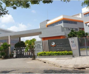 Sa thải thầy giáo người nước ngoài từng bị cáo buộc 'tàng trữ tài liệu khiêu dâm' của trẻ em
