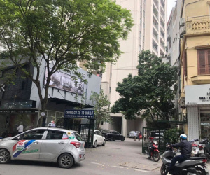 Hà Nội: Nữ giúp việc rơi từ tầng 11 chung cư tử vong