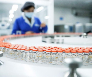 Trung Quốc hứa cấp visa dễ hơn nếu đã tiêm vaccine của... Trung Quốc