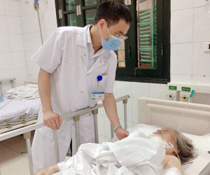 Cụ bà ở Hà Nội nguy kịch do chó Bully nặng hơn 30kg tấn công