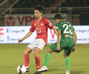 Đá penalty thành công, Lee Nguyễn giúp TP.HCM thắng trong trận derby Sài thành