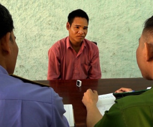 Vừa bị tuyên án do trộm heo, gã thanh niên làng lại bị bắt về hành vi trộm bò