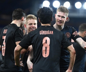 Bùng nổ những phút cuối, Man City vào bán kết FA Cup