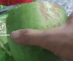 Có cô vợ 'đỉnh của chóp' đi mua được quả dưa hấu thế này thì còn gì để nói nữa không?