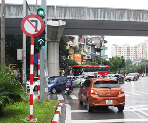 Có được quay đầu khi gặp biển cấm rẽ trái?