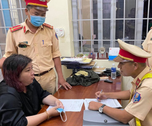 CSGT chặn hàng loạt ôtô, tìm kẻ bắt cóc