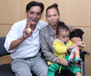 Bà xã tiết lộ NS Thương Tín không thích nhận sự trợ giúp của người khác, muốn chết vì sợ sống phải nhờ vả người thân và bạn bè