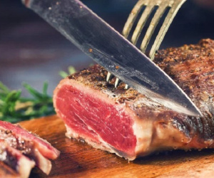 Ăn bao nhiêu thịt đỏ mỗi ngày thì không gây hại? Sự thật về loại thực phẩm gây tranh cãi bậc nhất thế giới