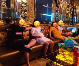 Biết chồng đi karaoke tay vịn, 'nóc nhà' cao tay chẳng nói câu nào chỉ làm một việc khiến anh chàng mếu máo xin chừa