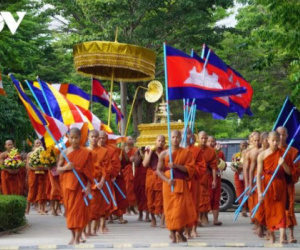 Thủ tướng Campuchia chỉ đạo các chùa rung chuông, đánh trống để chống Covid-19