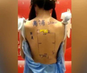 Chủ đầu tư vẽ cả bản đồ chung cư lên lưng người mẫu để chào bán