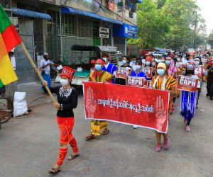Hàng nghìn người Myanmar xuống đường sau 'ngày im lặng'