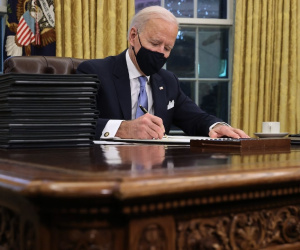 14 bang Mỹ đệ đơn kiện tổng thống Joe Biden