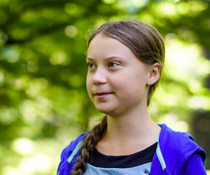 Đại học Anh bị chỉ trích vì dựng tượng 'chiến binh khí hậu' Greta Thunberg
