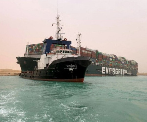 Nga muốn giúp Ai Cập giải tỏa kênh Suez