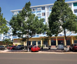 'Choáng' với dàn xe con ở khu nhà ở xã hội cho cán bộ 'không có nhà'
