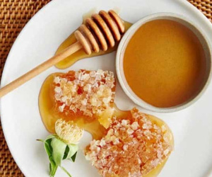 Mật ong giá 2,2 triệu đồng/100 gam: Sự thật về loại mật ong đắt đỏ bậc nhất, được săn lùng ráo riết
