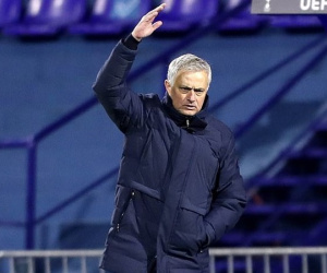 Mourinho giận dữ tìm ‘con sâu’ trong phòng thay đồ Tottenham