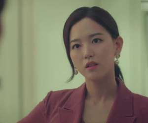 Tôi mang một túi trứng gà của mẹ chồng biếu cho chị dâu, nào ả ta vung tay ném hết xuống đất với lý do choáng váng