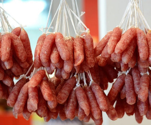6 món ăn được giới chuyên gia cảnh báo về khả năng tổn thương tim, gan và ung thư cực cao, hầu hết đều quen thuộc trong mâm cơm nhà bạn