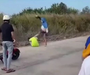 Mâu thuẫn trên mạng xã hội, nhóm nữ sinh cấp 2 hẹn nhau đến sân bay 'nói chuyện'