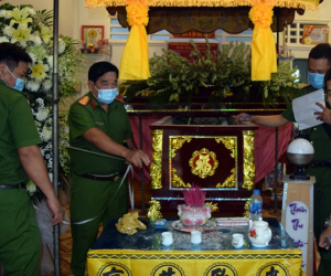 Vụ làm đám tang giả tại Sóc Trăng: Người phụ nữ khai nhận muốn 'thử lòng chồng'