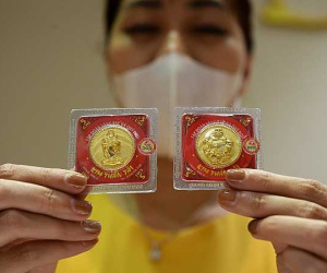Vàng trong nước đắt vì khan hiếm?