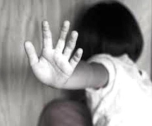 Lộ chuyện ‘giường chiếu’ với 2 bé gái, gã đàn ông đến công an đầu thú
