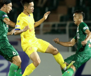 V.League ra án phạt nặng cho 2 cầu thủ có hành vi chơi bóng thô bạo