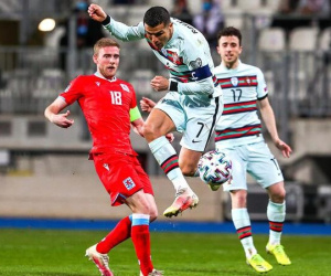 Ronaldo giúp Bồ Đào Nha lên dẫn đầu