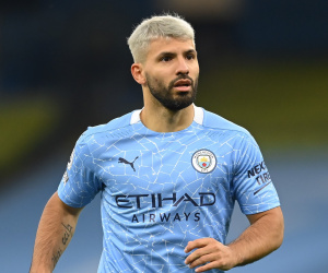 Chelsea dẫn đầu cuộc đua giành Aguero