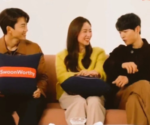 Song Joong Ki 'gây bão' vì ngồi chạm... vòng ba với bạn diễn nữ ngay trên truyền hình, còn nhắc đến 'gia đình' nhưng vội đính chính