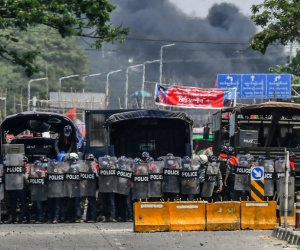 Myanmar bắt giữ hàng chục ca sĩ, diễn viên, người nổi tiếng