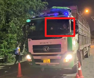 Video: Tài xế xe quá tải 44% 'cò quay' hơn 1 giờ đồng hồ không chịu ký biên bản