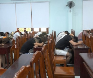 Hơn 50 nam, nữ đến phòng karaoke dự sinh nhật bằng 'tiệc ma túy'