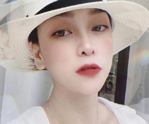 Vợ đầu Minh Nhựa tự đăng ảnh lên MXH sau 7 tháng 'mất tích', nhan sắc tuổi 39 mà cuốn hút quá trời