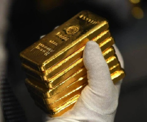 Vàng hồi giá, USD tự do trượt mạnh